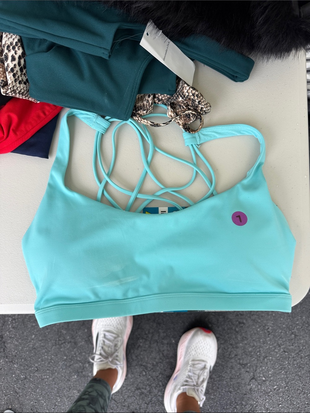 Women's Strappy Back Sports Bra - size small/4/6